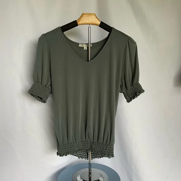 Green Envelope Los Angeles Gray Ruched Blouse - Size Small - Feminine Casual - Picture 7 of 7